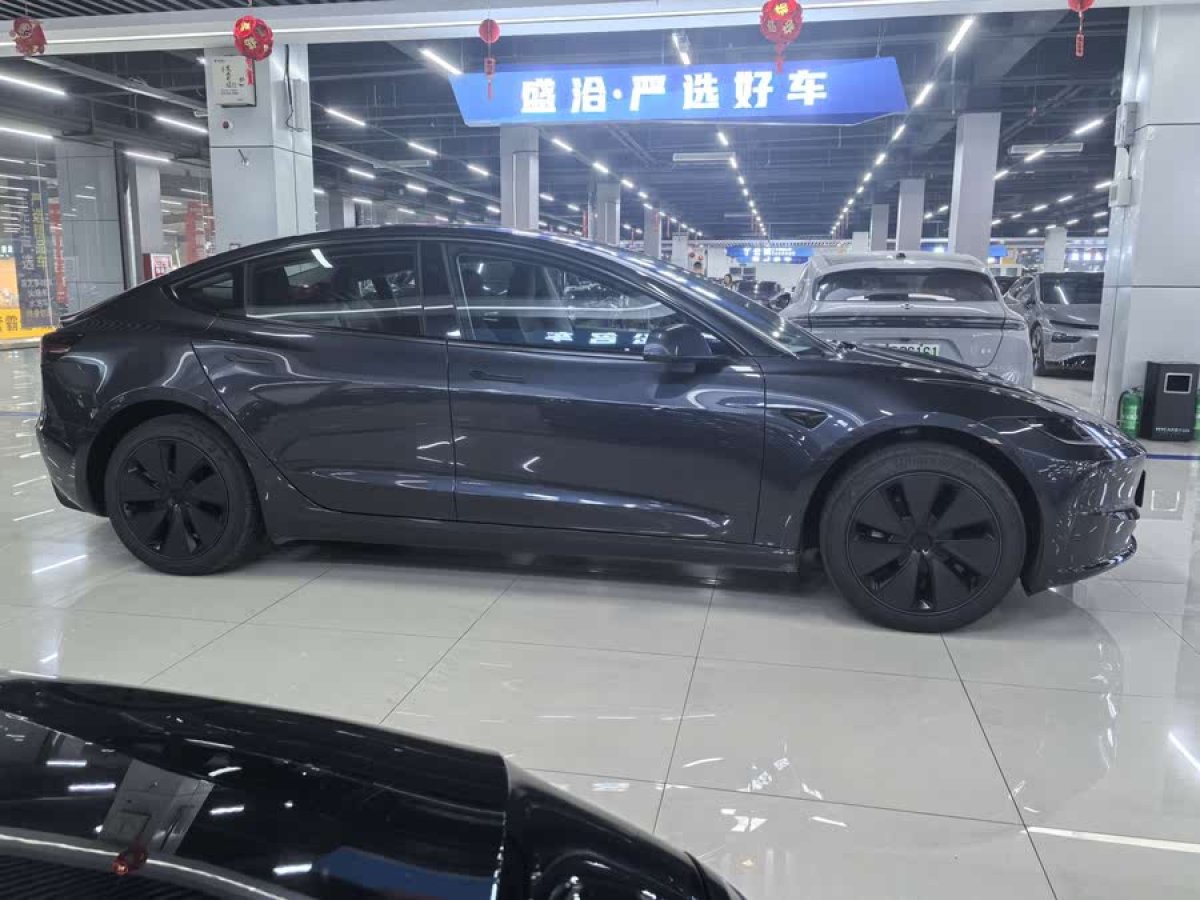 特斯拉 Model 3  2025款 后輪驅(qū)動(dòng)版圖片