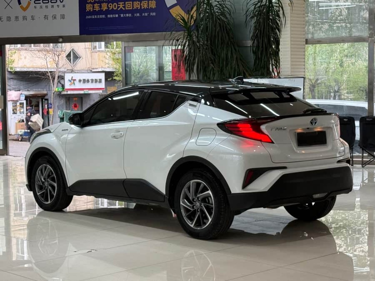 豐田 C-HR  2021款 雙擎 2.0L E-CVT豪華版圖片
