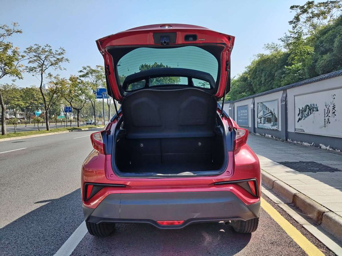 丰田 C-HR  2020款 2.0L 领先版图片