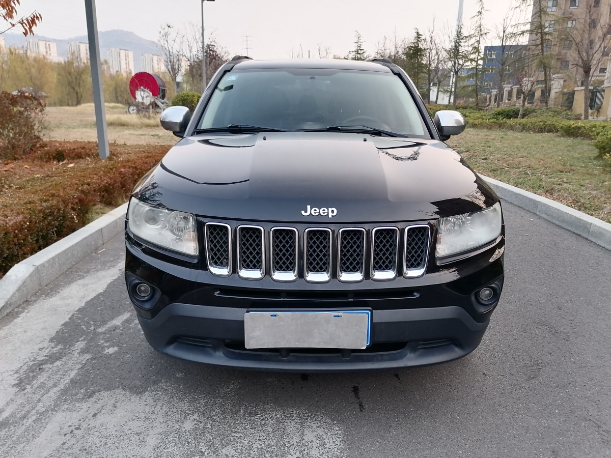 Jeep 指南者  2012款 2.4L 四驅(qū)豪華版圖片