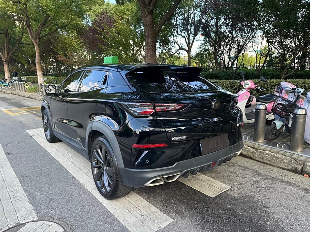 長(zhǎng)安 UNI-T  2020款 1.5T 尊貴型圖片