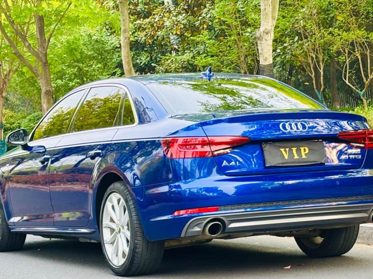 奧迪 奧迪A4L  2018款 30周年年型 40 TFSI 時(shí)尚型圖片