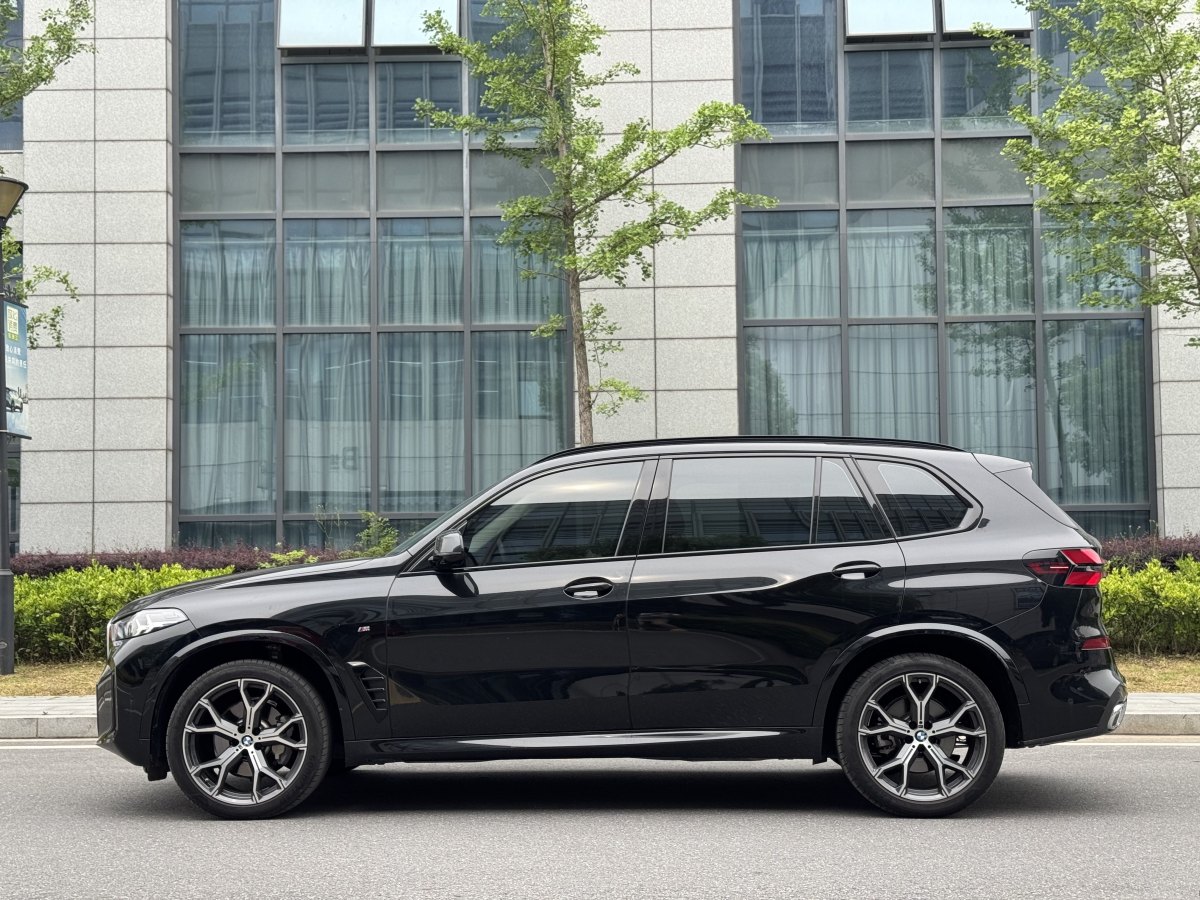 寶馬 寶馬X5  2023款 xDrive 30Li 尊享型M運(yùn)動(dòng)套裝圖片