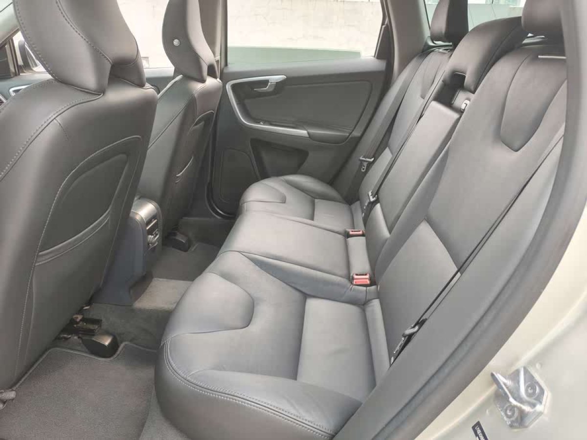 沃爾沃 XC60  2017款 T5 AWD 智進(jìn)升級(jí)版圖片