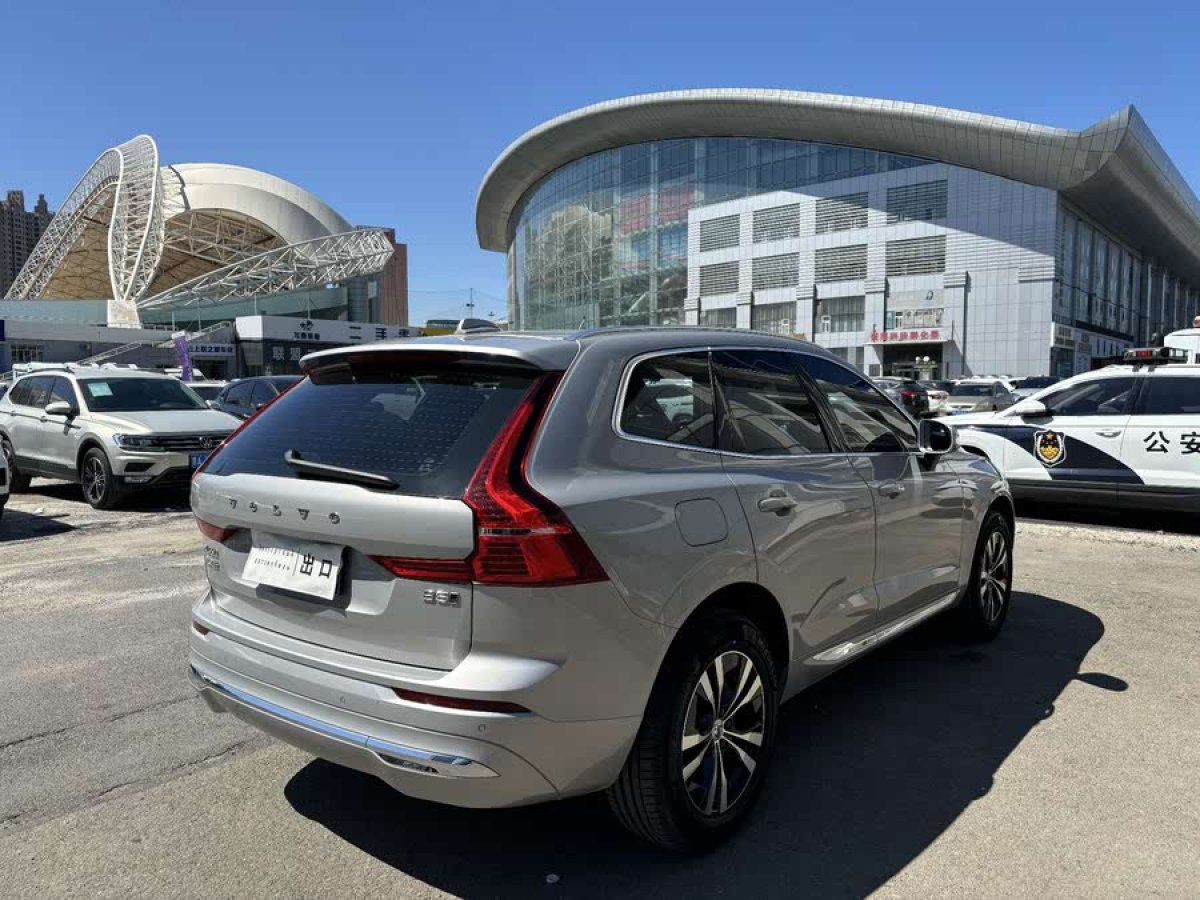 沃爾沃 XC60  2022款 B5 四驅(qū)智逸豪華版圖片