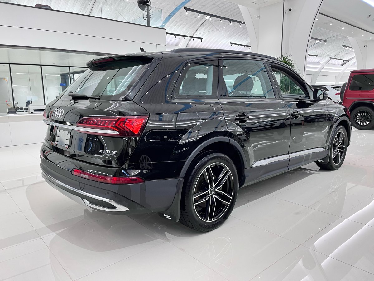 奥迪 奥迪Q7  2023款 45 TFSI quattro S line运动型图片