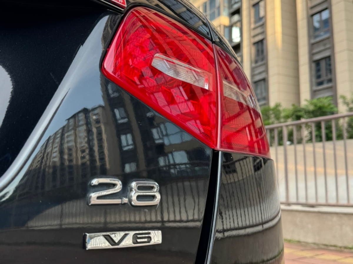 奧迪 奧迪A6L  2011款 2.8 FSI 豪華型圖片