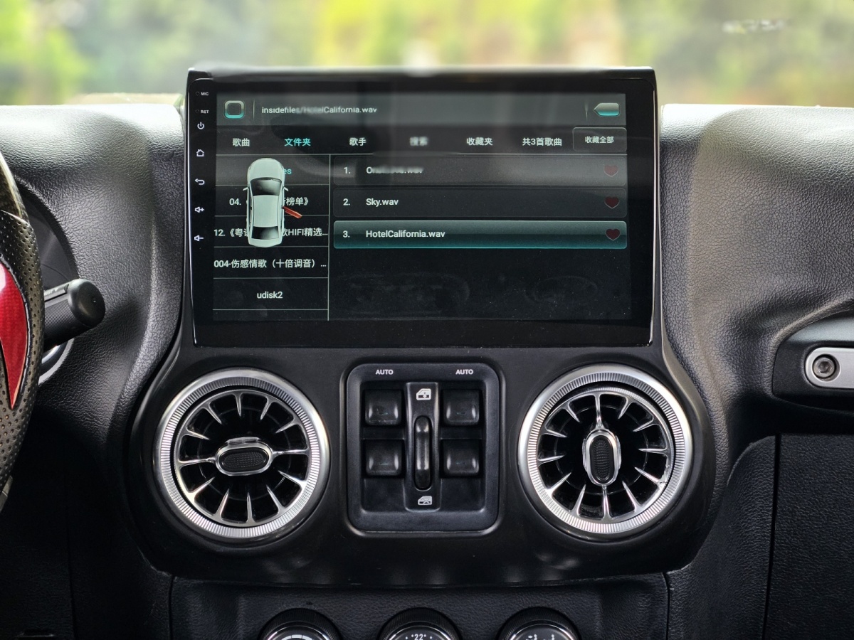 Jeep 牧馬人  2015款 2.8TD Sahara 四門版圖片