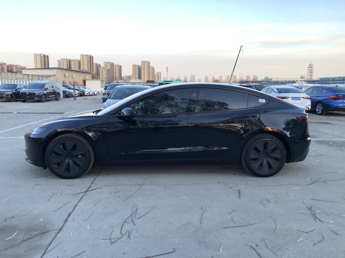 特斯拉 Model Y  2023款 后輪驅(qū)動版圖片