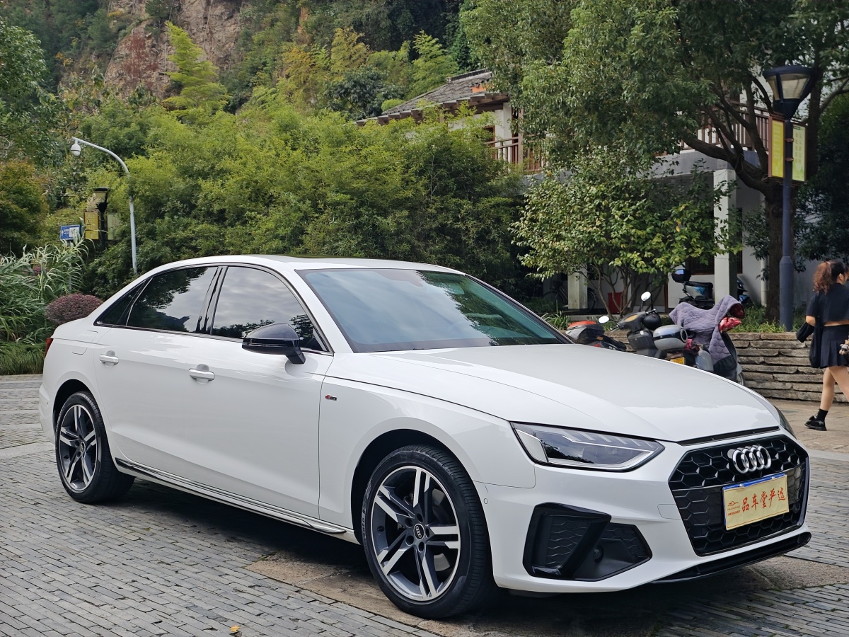 奧迪 奧迪A4L  2022款 40 TFSI 豪華動(dòng)感型圖片