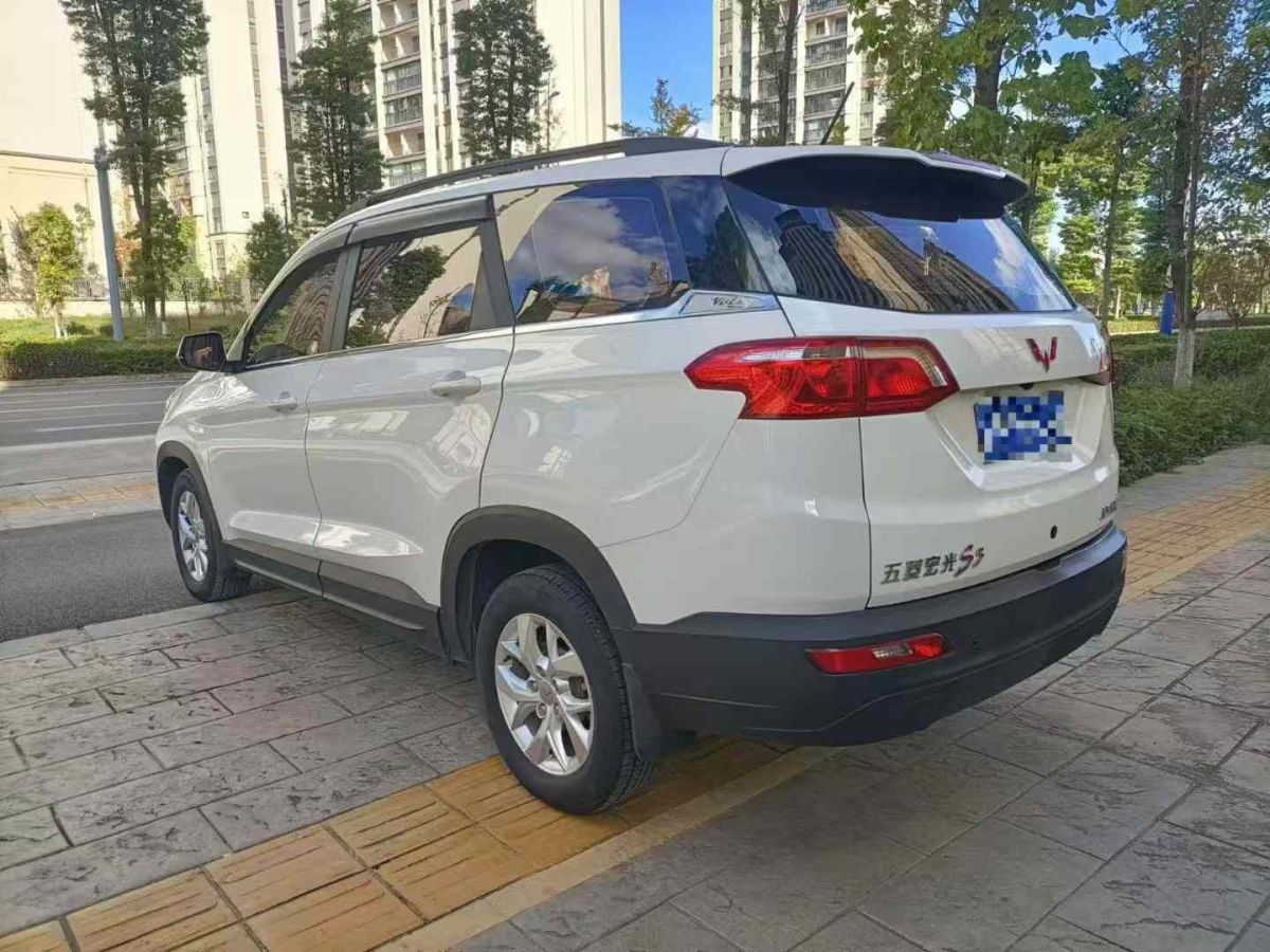 五菱 五菱宏光  2019款  1.5L S基本型國VI LAR圖片