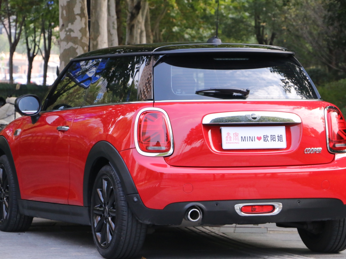 MINI COUNTRYMAN  2018款 1.5T COOPER 藝術(shù)家圖片