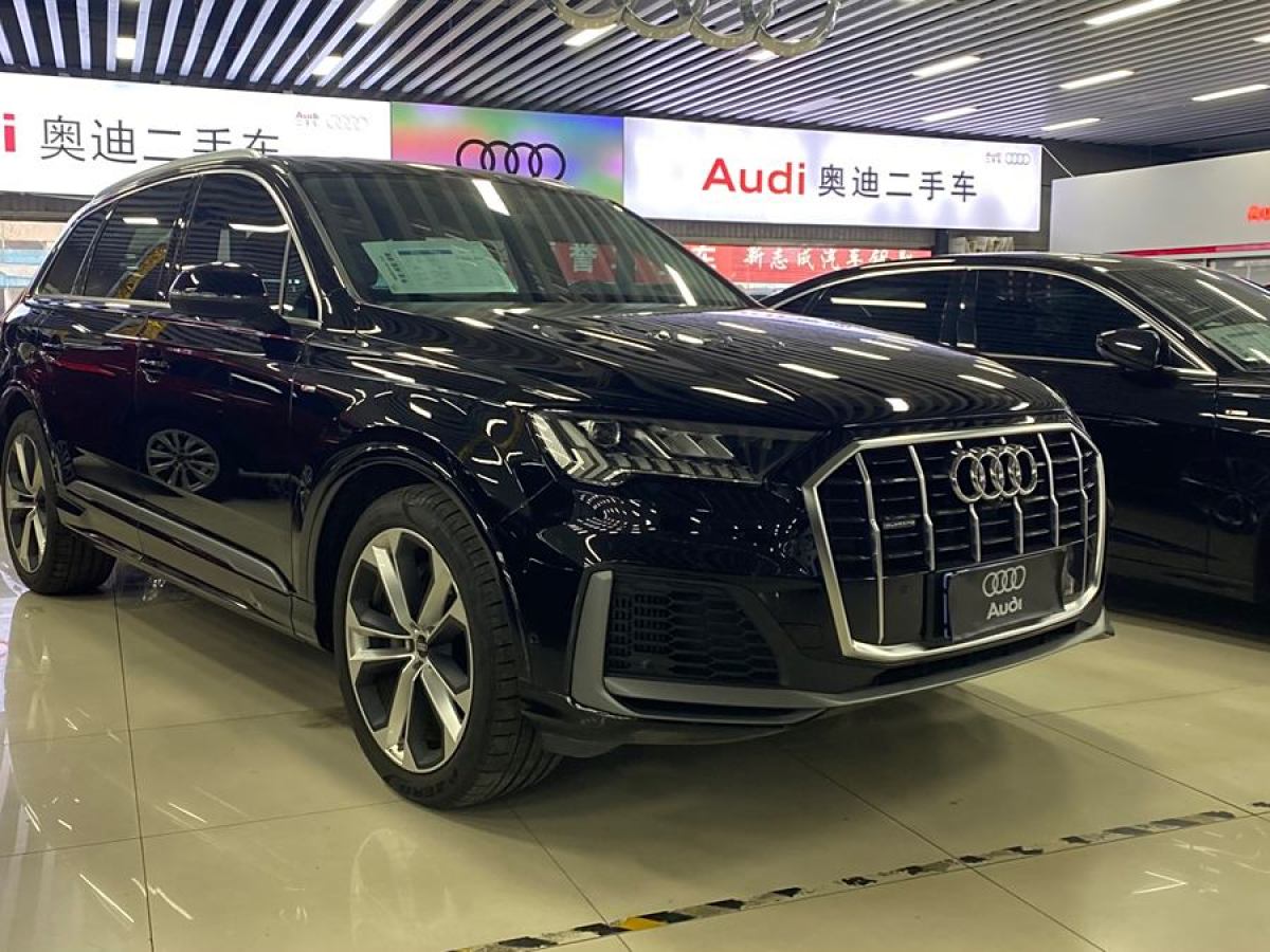 奧迪 奧迪Q7  2023款 55 TFSI quattro S line運(yùn)動(dòng)型圖片