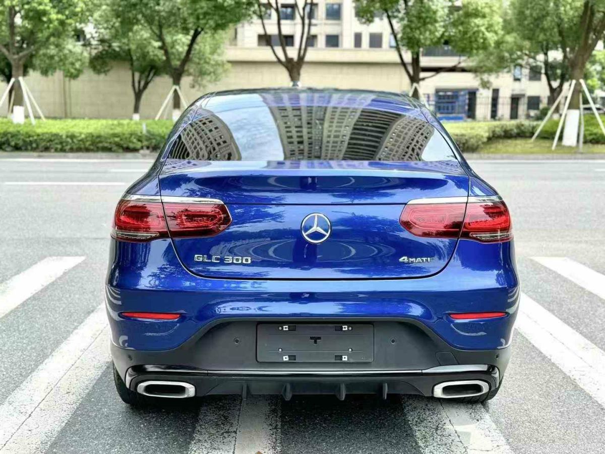 2021年8月奔馳 奔馳GLC  2021款 GLC 300 4MATIC 轎跑SUV