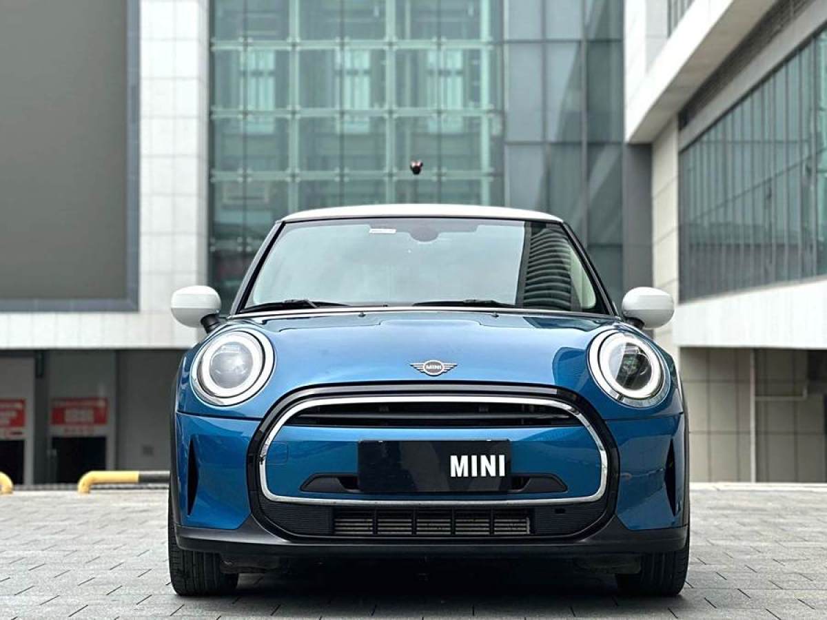 MINI MINI  2022款 改款 1.5T COOPER 經(jīng)典派圖片