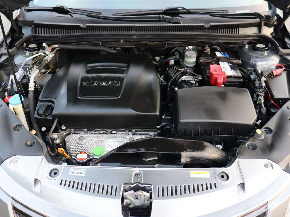 2012年6月铃木 凯泽西  2011款 2.4L 两驱手动标准版