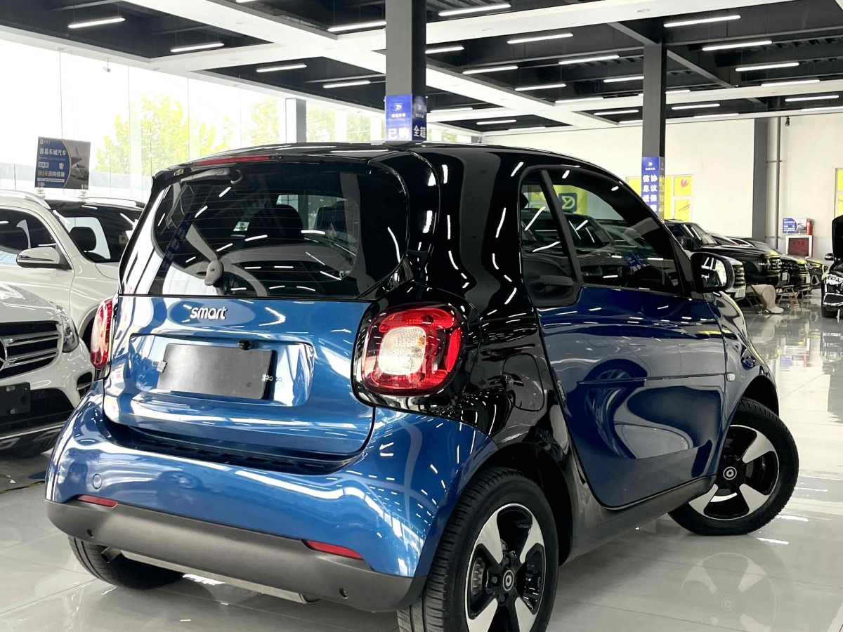 2018年5月smart fortwo  2018款 1.0L 52千瓦硬頂靈動(dòng)版