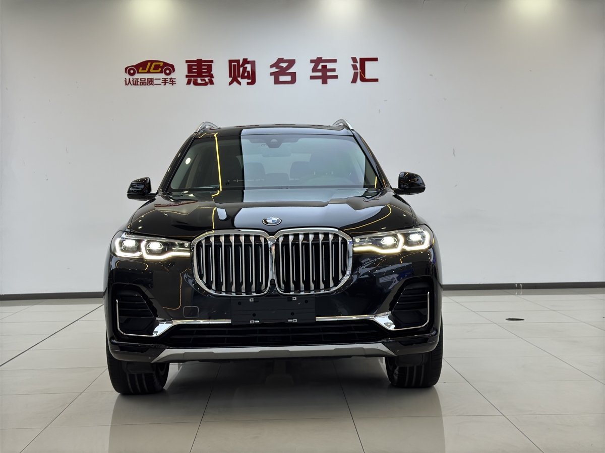 寶馬 寶馬X7  2021款 改款 xDrive40i 領(lǐng)先型豪華套裝圖片