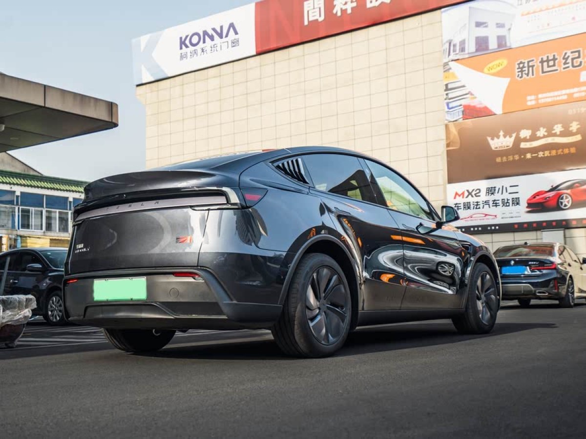 特斯拉 Model Y  2025款 后輪驅(qū)動 首發(fā)版圖片