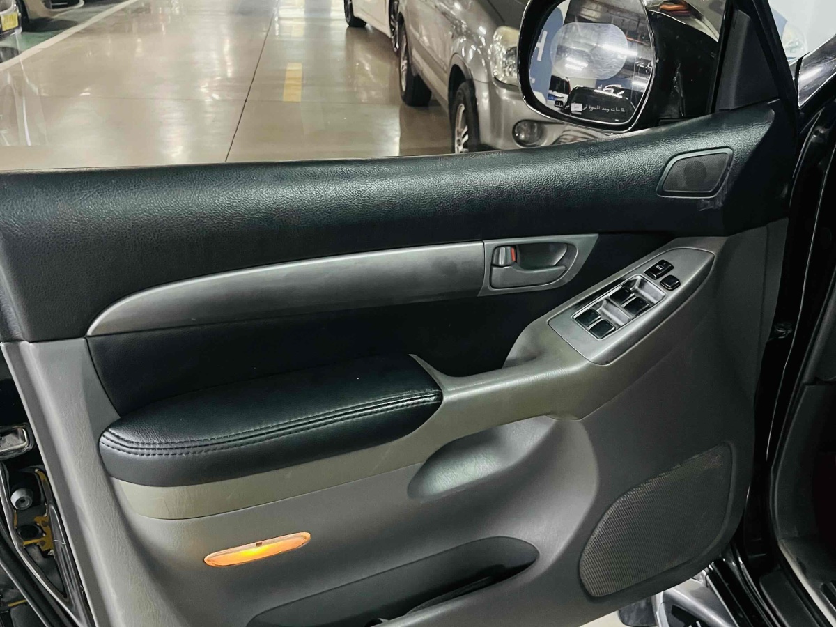 豐田 普拉多  2004款 GX 2.7自動車型圖片