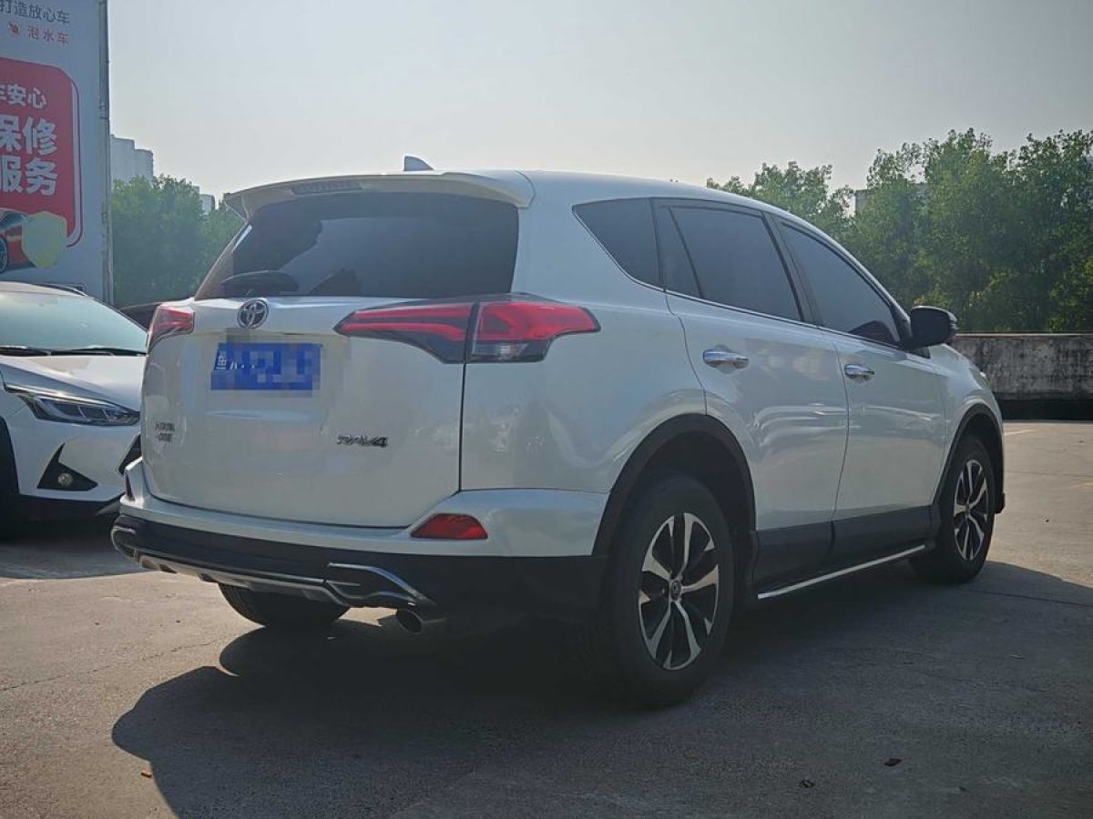 2018年1月豐田 RAV4榮放  2016款 2.0L CVT兩驅(qū)風尚版