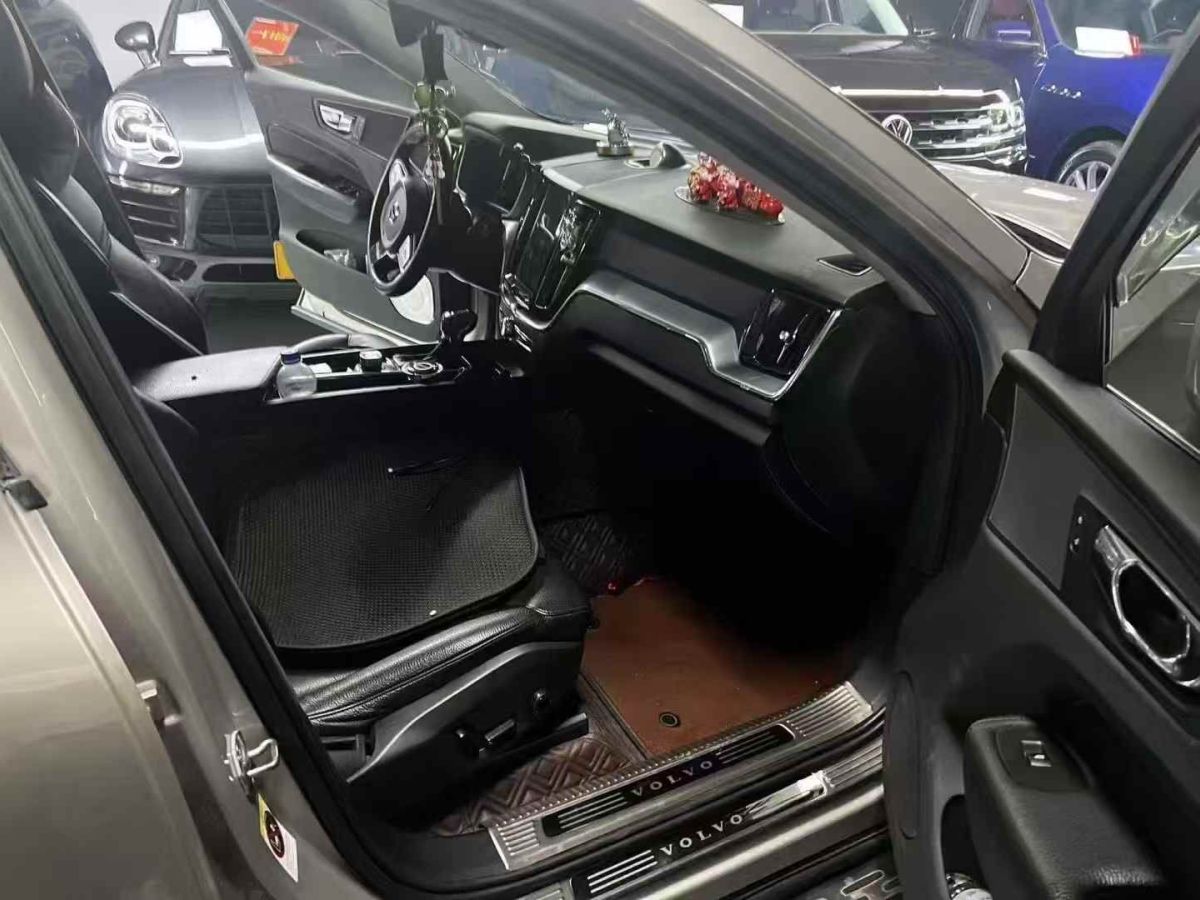 沃爾沃 XC60  2018款 T4 智逸版圖片