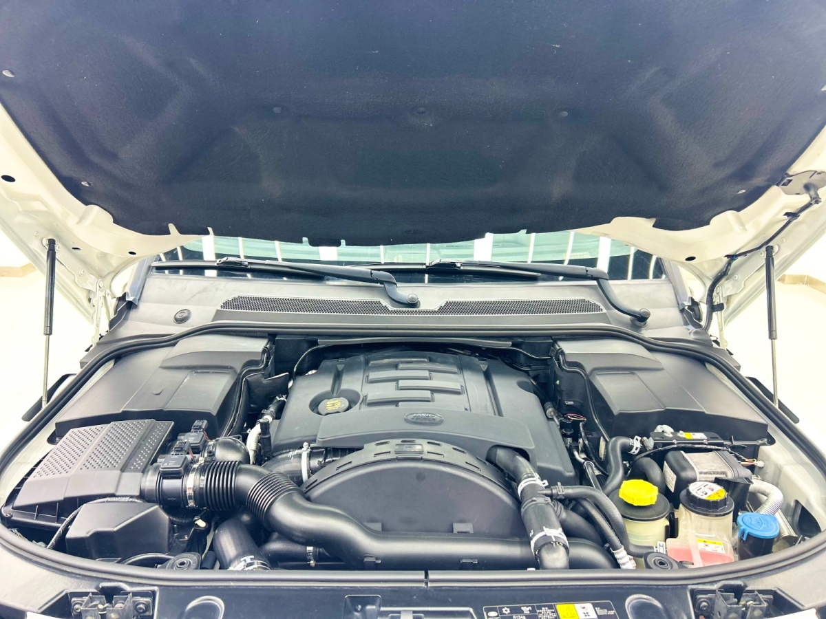 路虎 發(fā)現(xiàn)  2012款 3.0 SDV6 HSE 柴油版圖片
