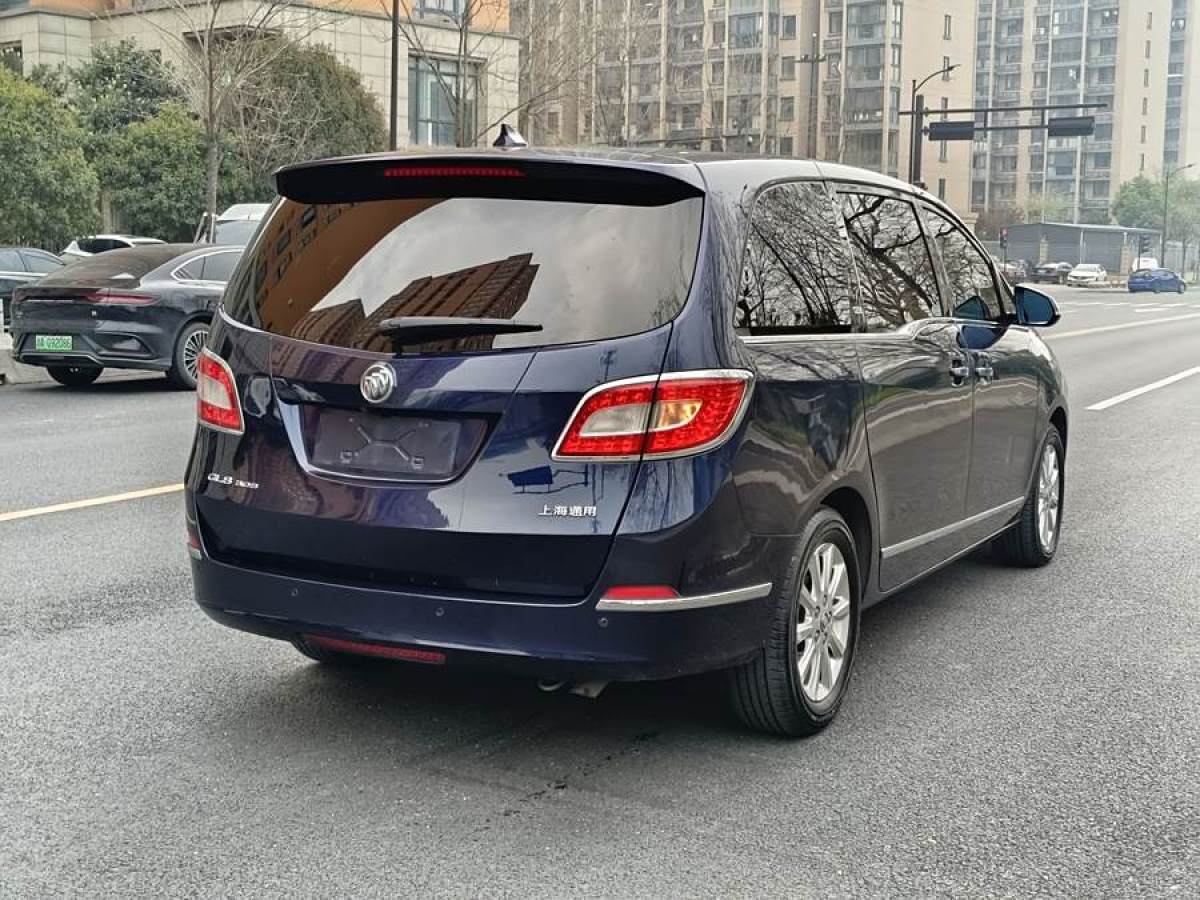 别克 GL8  2013款 3.0L XT豪华商务旗舰版图片