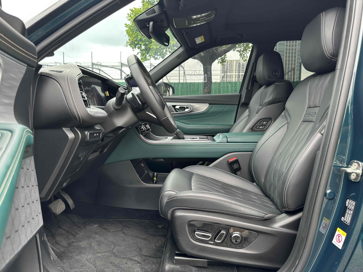廣汽傳祺 GS8  2022款 領(lǐng)航系列 2.0TGDI 兩驅(qū)尊貴版（七座）圖片