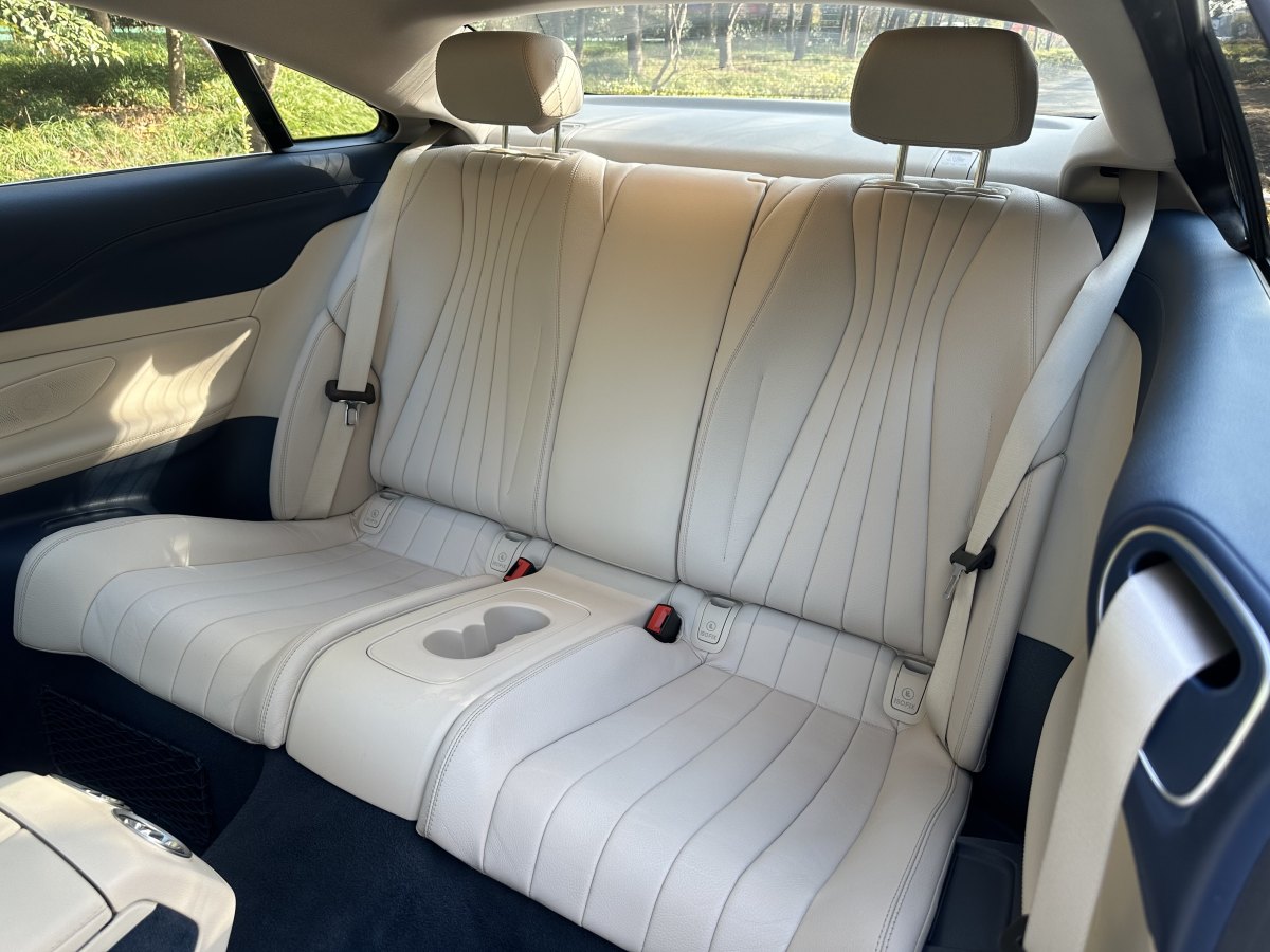 奔馳 奔馳E級(jí)  2018款 E 200 4MATIC 轎跑車圖片