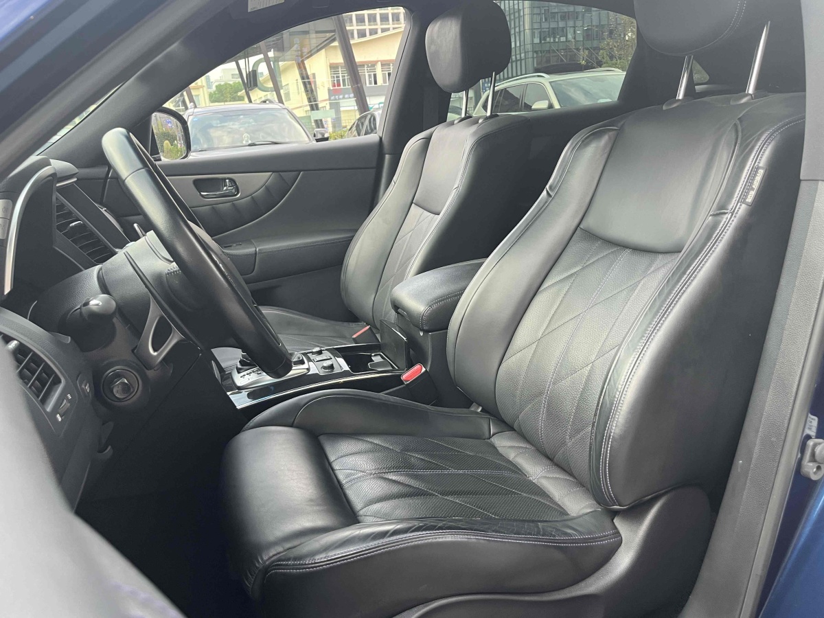 英菲尼迪 QX70  2015款 3.7L 絕影版圖片