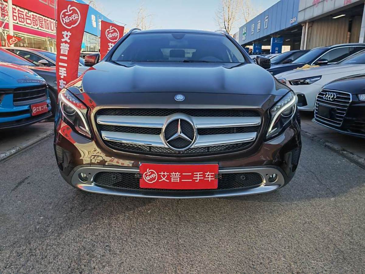 奔馳 奔馳GLA  2016款 GLA 220 4MATIC 時(shí)尚型圖片