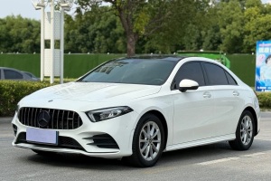 奔馳A級(jí) 奔馳 改款 A 200 L 運(yùn)動(dòng)轎車動(dòng)感型