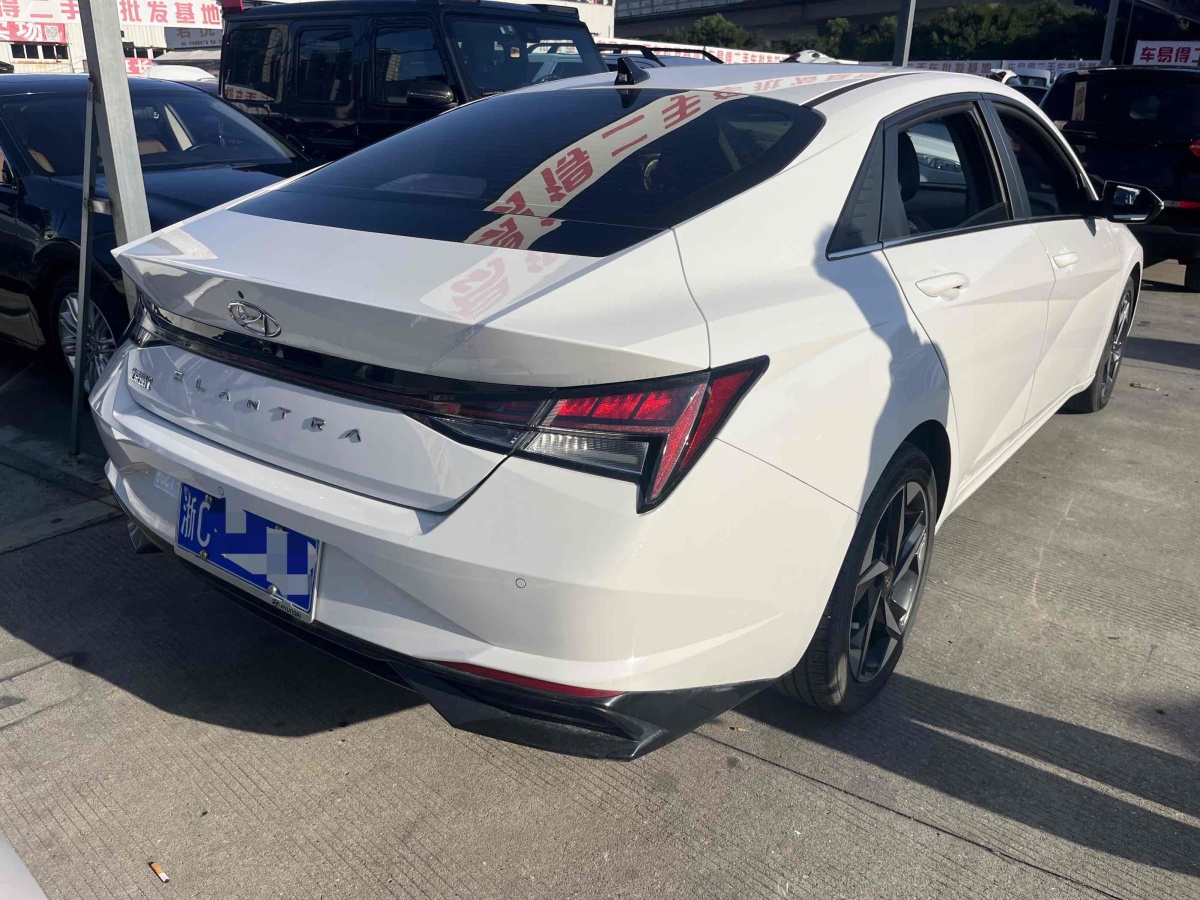 現(xiàn)代 伊蘭特  2023款 1.5L CVT LUX尊貴版圖片