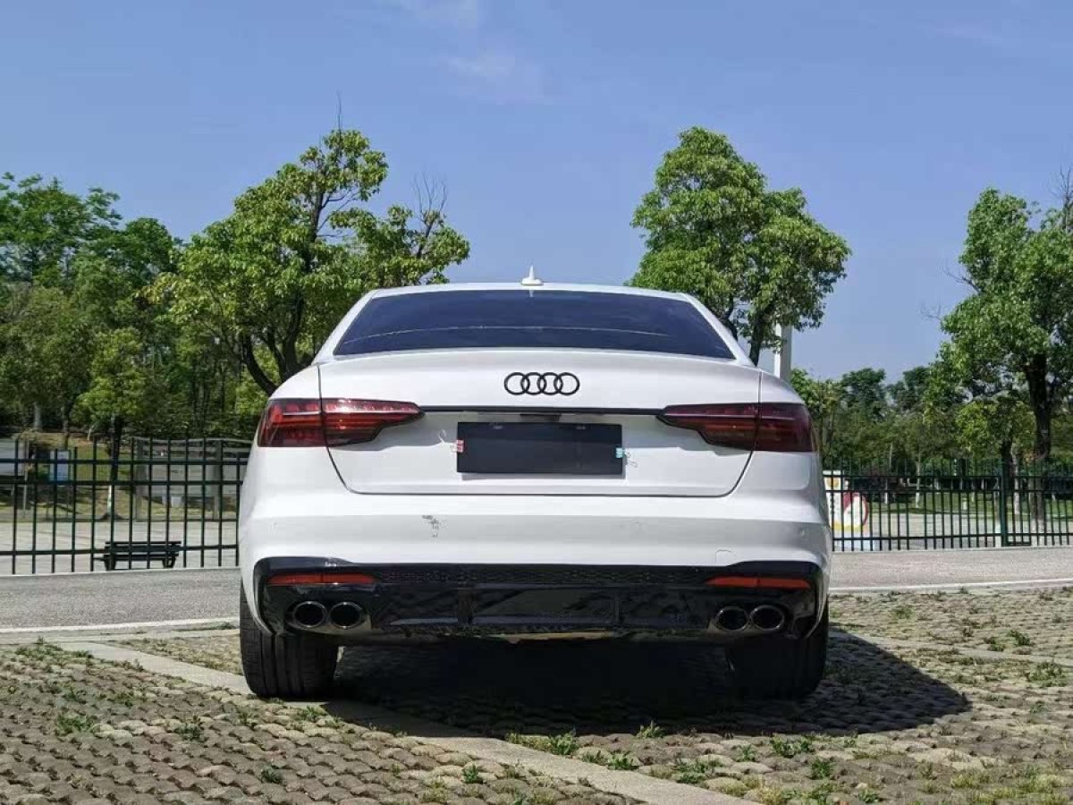 奧迪 奧迪A4L  2024款 45 TFSI quattro 臻選動(dòng)感型圖片
