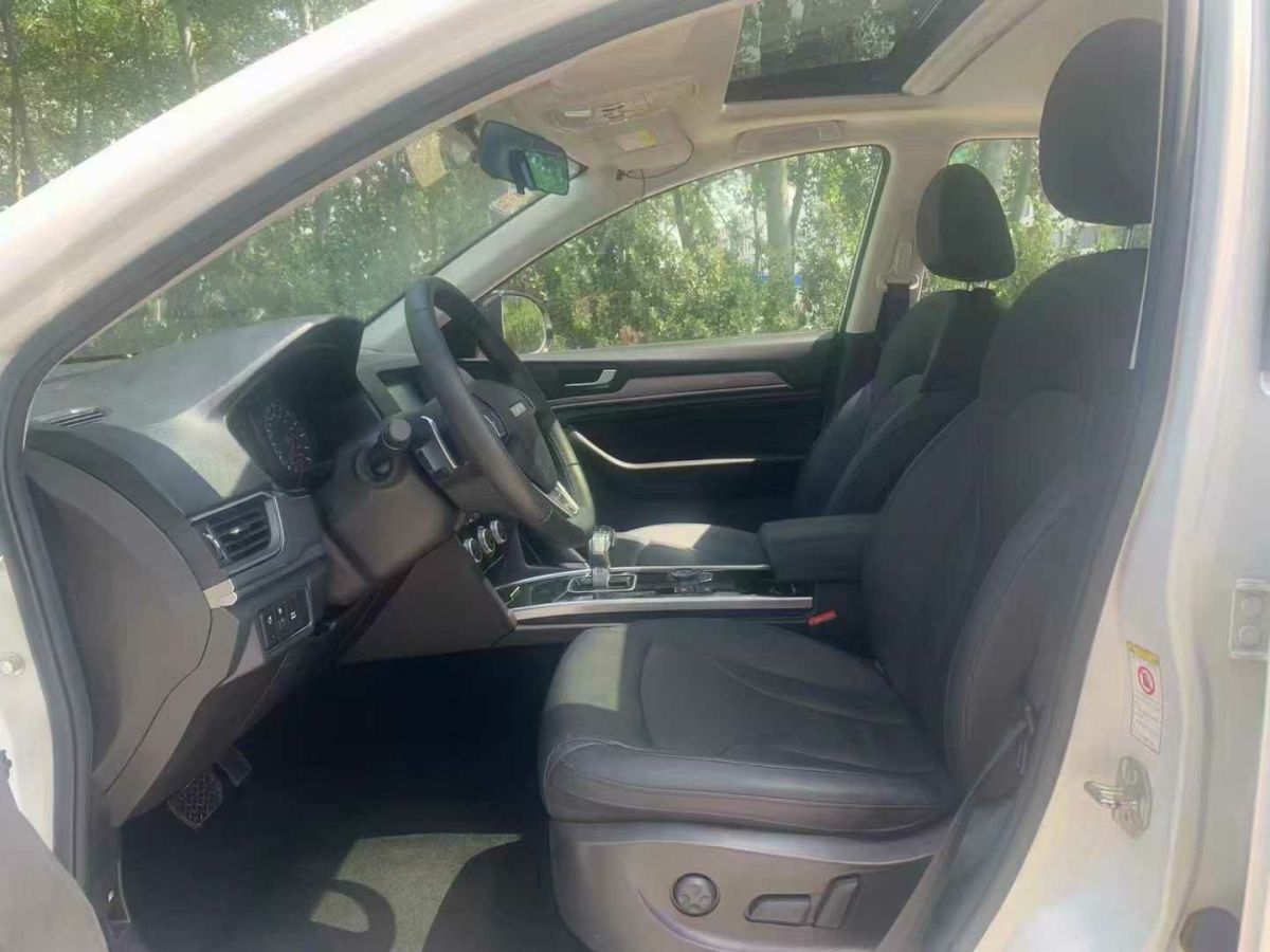 哈弗 H6  2018款 紅標(biāo)H6 COUPE 1.5T DCT兩驅(qū)豪華型圖片