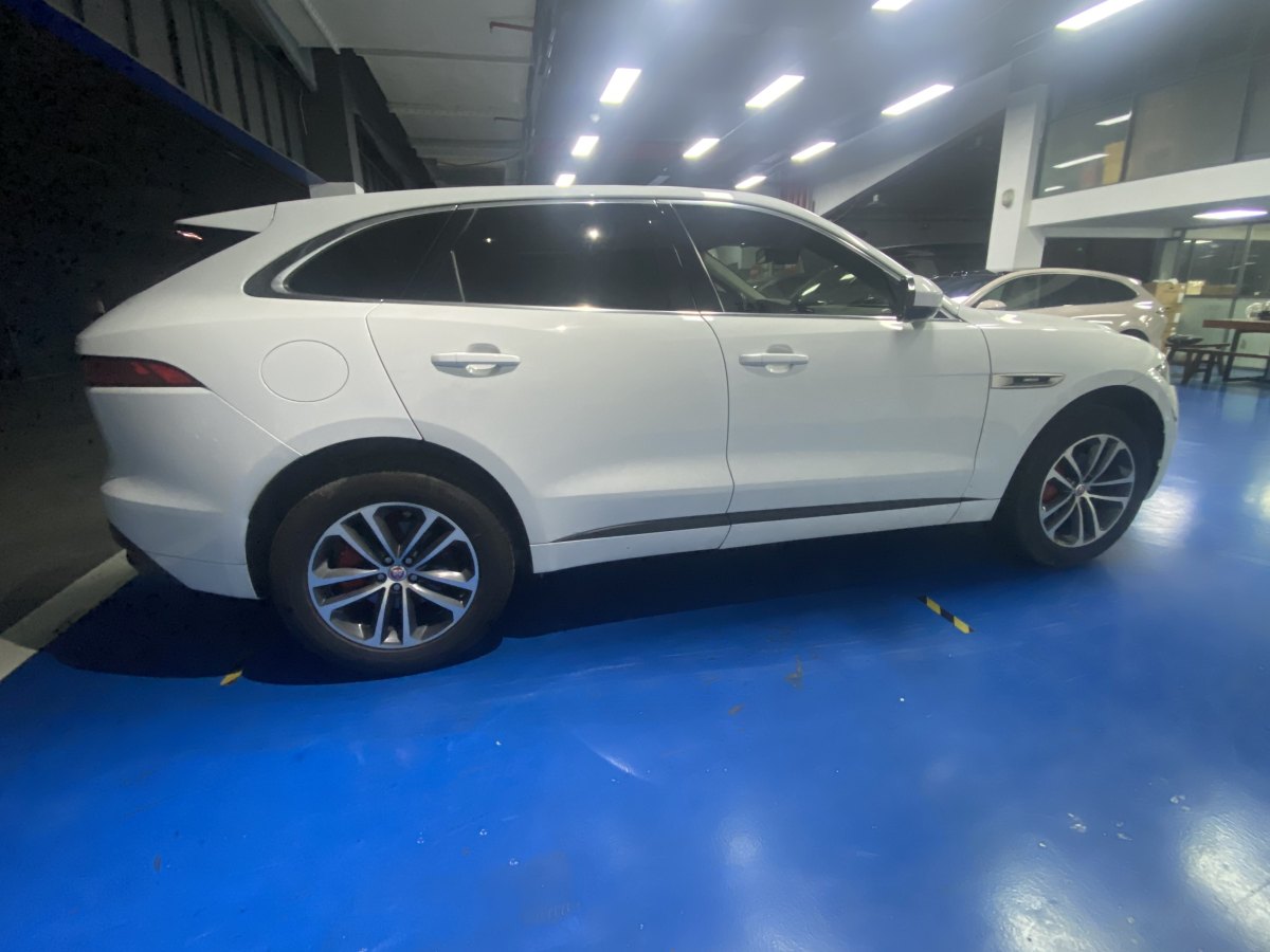 2018年1月捷豹 F-PACE  2018款 改款 2.0T 四驅(qū)R-Sport運(yùn)動(dòng)版