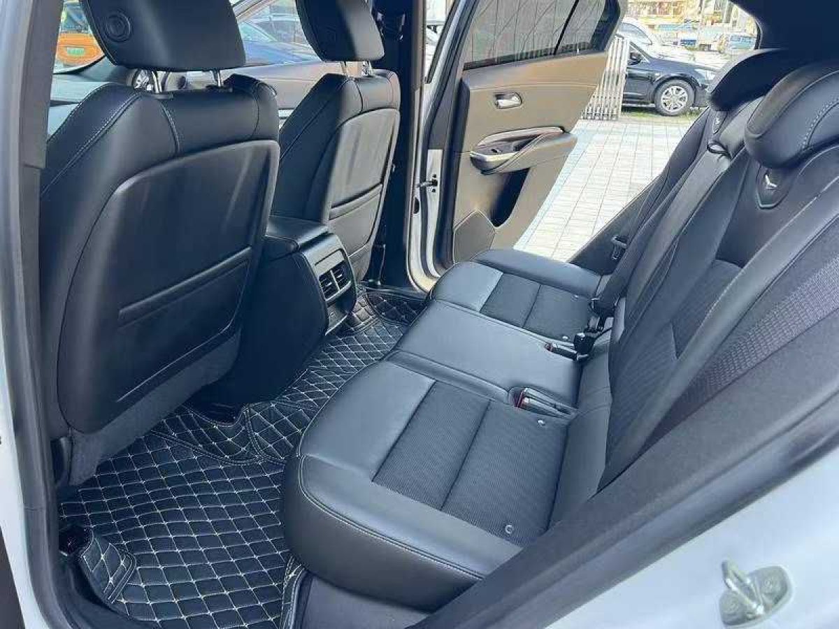 凱迪拉克 XT5  2023款 2.0T 兩驅(qū)風(fēng)尚型圖片