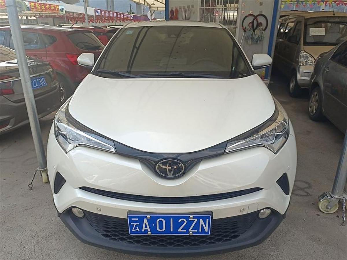 豐田 C-HR  2020款 2.0L 領(lǐng)先版圖片