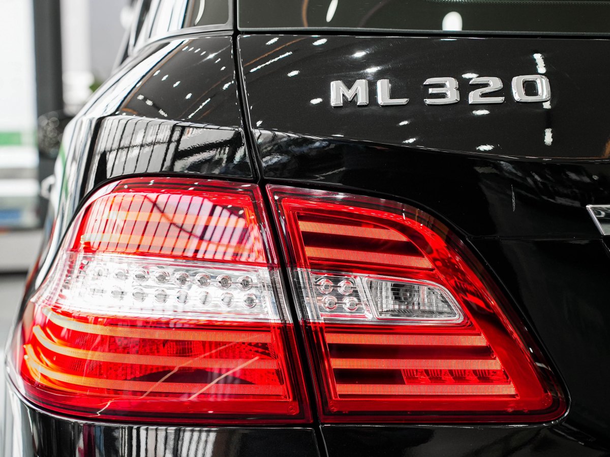 2014年12月奔驰 奔驰M级  2014款 ML 320 4MATIC