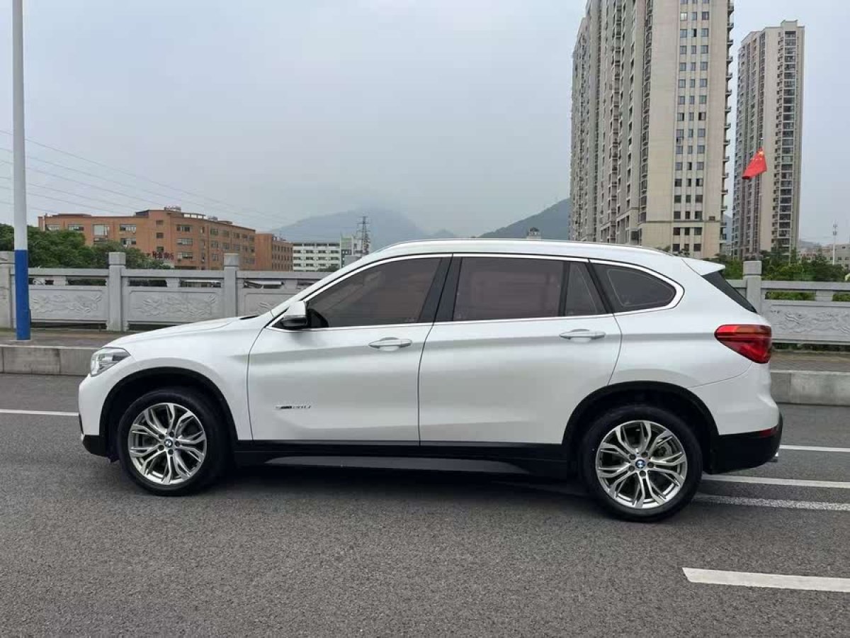 寶馬 寶馬X1  2018款 sDrive20Li 領(lǐng)先型圖片
