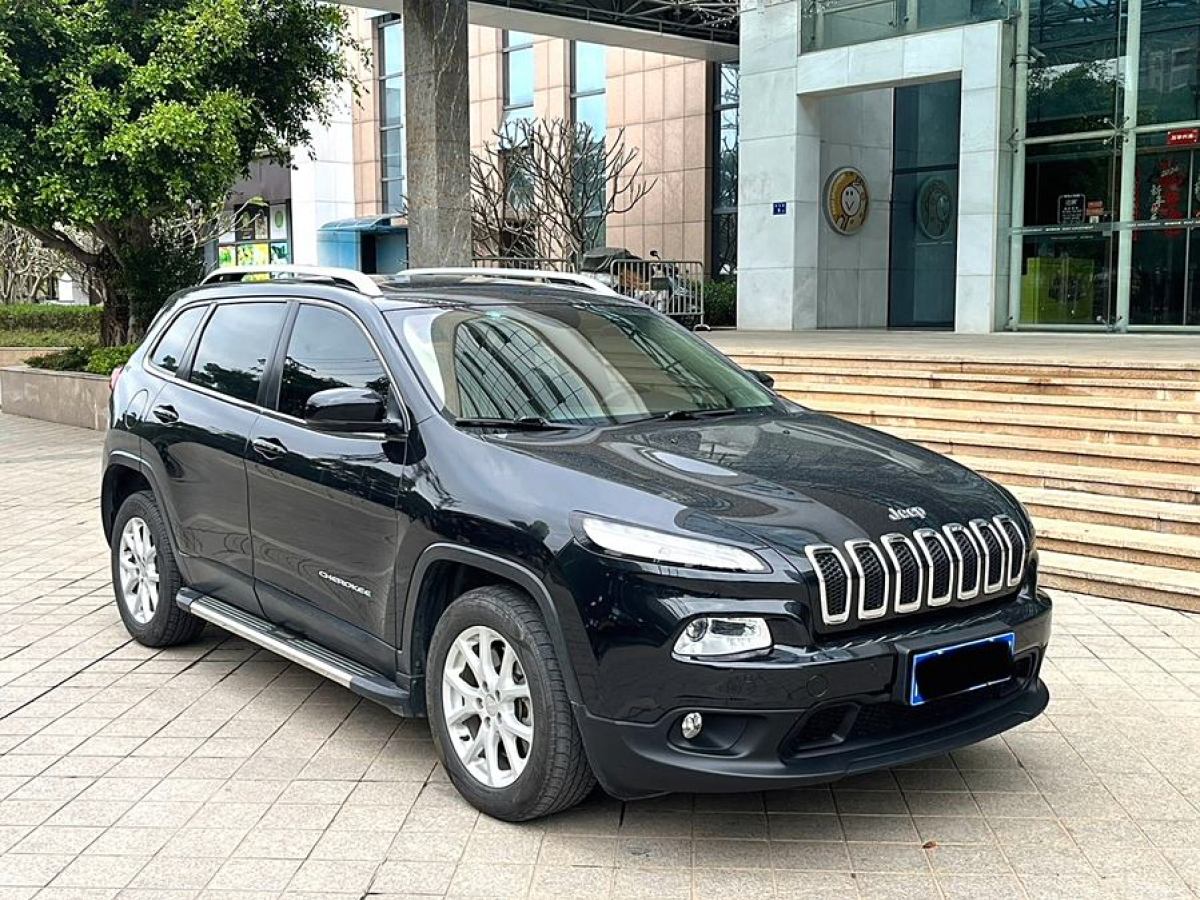 Jeep 自由光  2016款 2.4L 領(lǐng)先版圖片