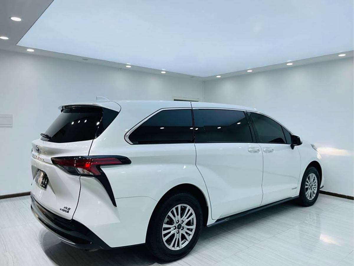 丰田 赛那SIENNA  2023款 2.5L混动 豪华版图片