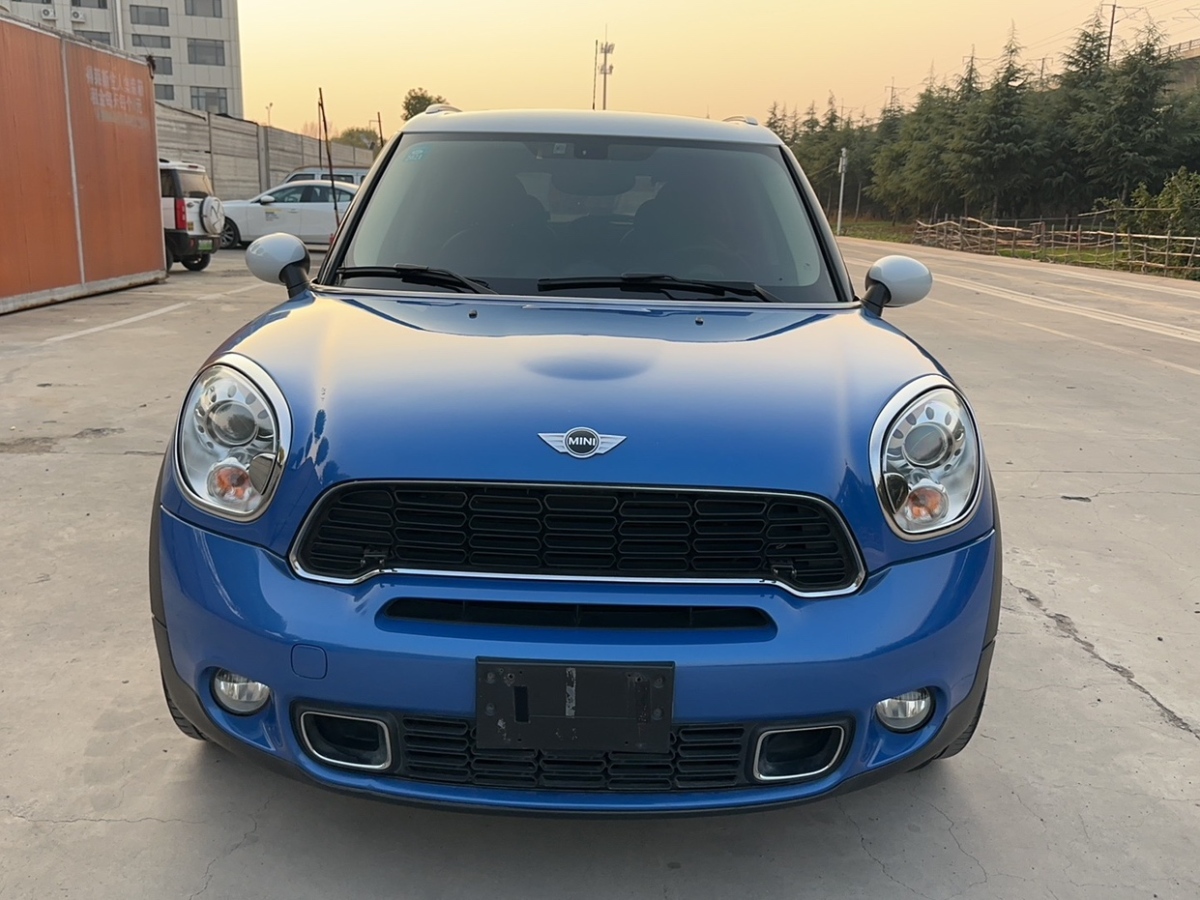 2014年04月MINI COUNTRYMAN  2013款 1.6T COOPER S ALL4 滑雪版