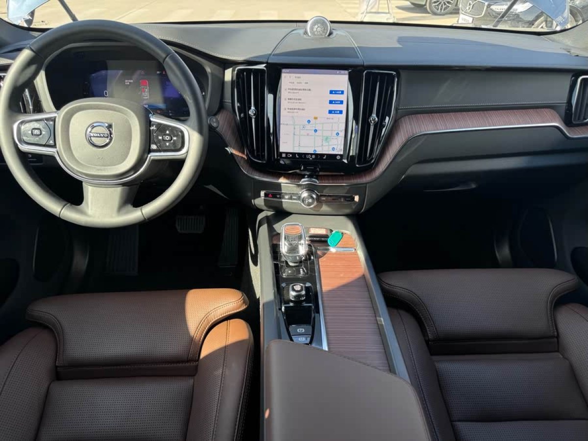 沃爾沃 XC60新能源  2024款 T8 插電混動(dòng) 長(zhǎng)續(xù)航四驅(qū)智雅豪華版圖片