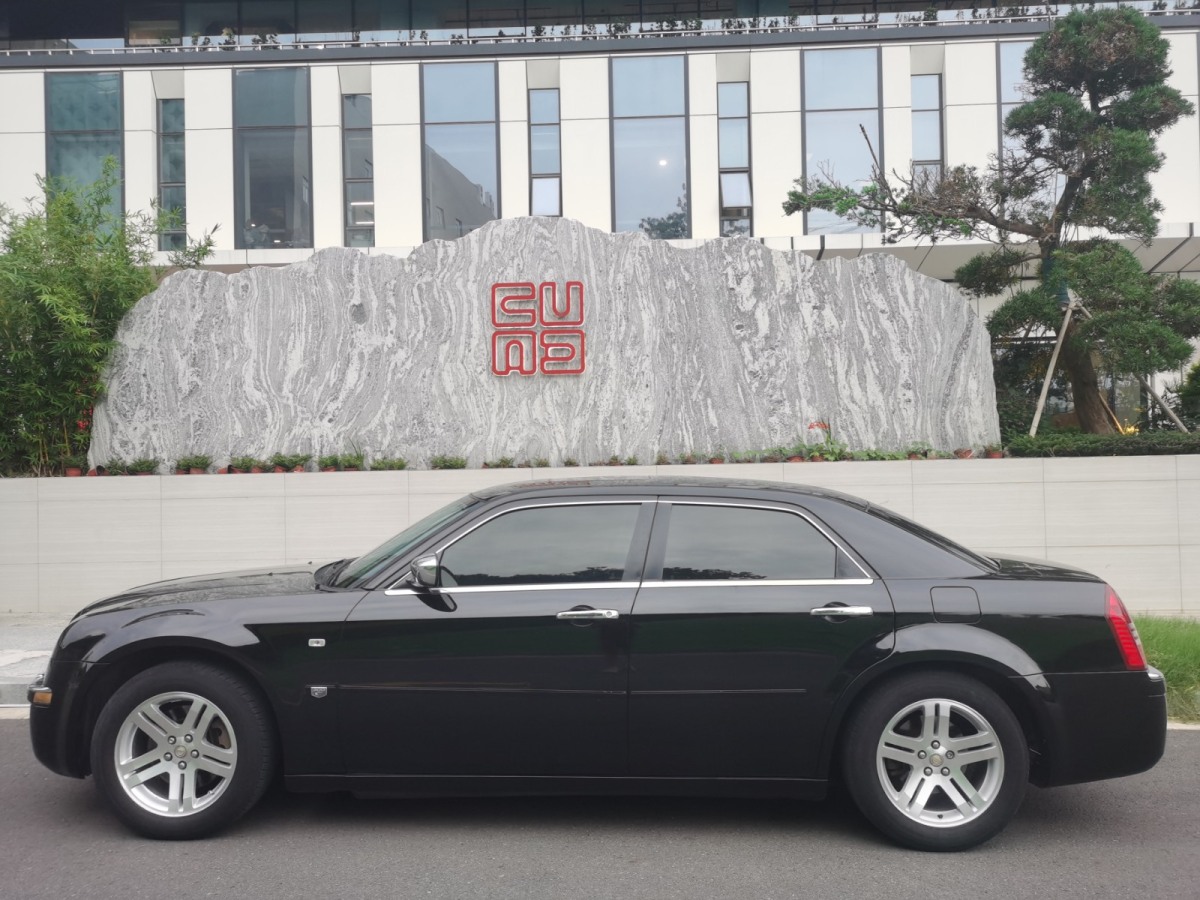 克萊斯勒 300C  2007款 2.7L 商務(wù)版圖片