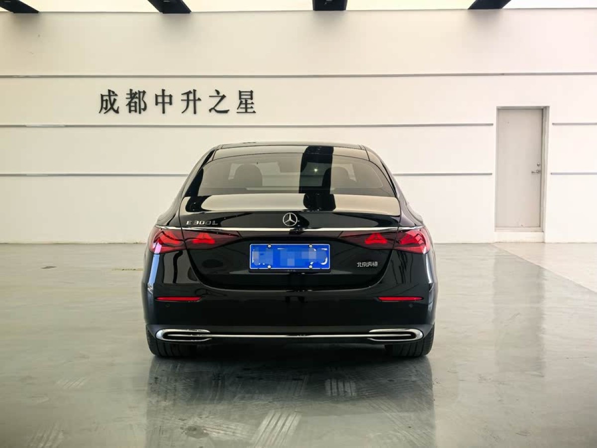 奔馳 奔馳E級(jí)  2024款 E 300 L 豪華型圖片