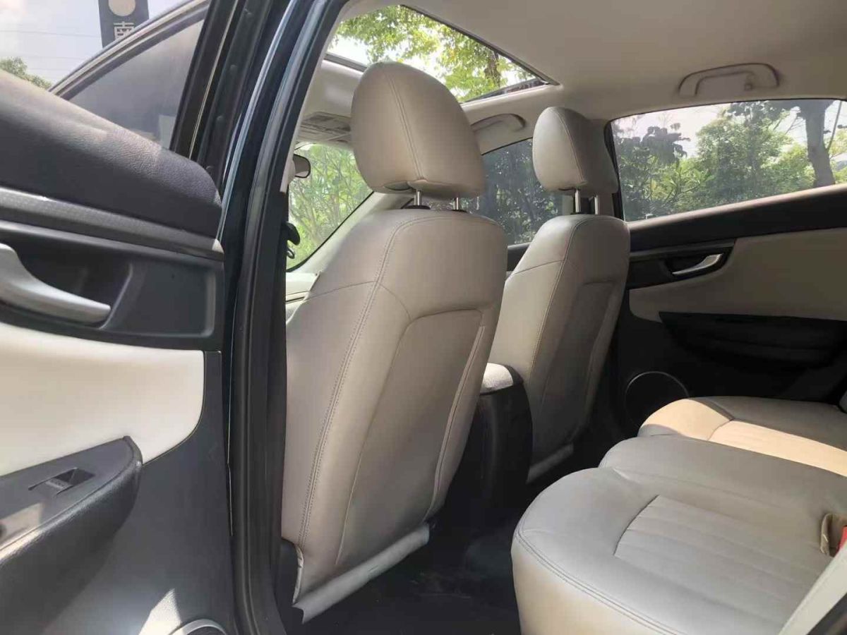 奔騰 B30  2017款 1.6L 自動(dòng)尊享型圖片