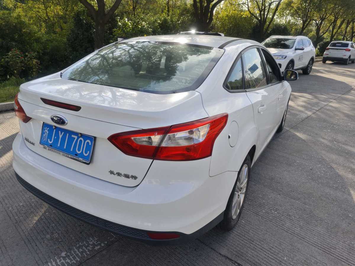 福特 ?？怂? 2012款 兩廂 1.6L 自動(dòng)舒適型圖片