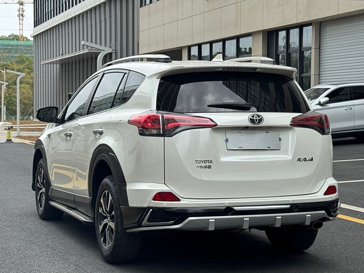 豐田 RAV4榮放  2018款 2.0L CVT兩驅(qū)風(fēng)尚X版圖片